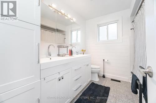 175 Connaught Crescent, Caledon, ON - Indoor Photo Showing Bathroom
