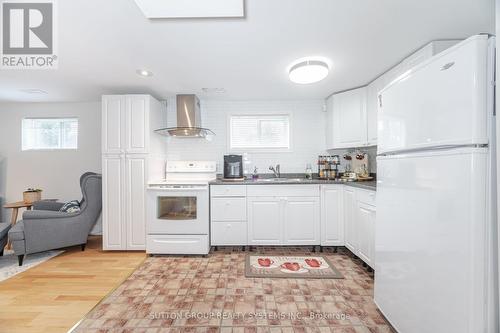 175 Connaught Crescent, Caledon, ON - Indoor Photo Showing Kitchen