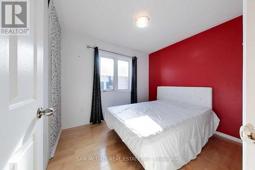 5940 Ridgecrest Trail, Mississauga, ON - Indoor Photo Showing Bedroom