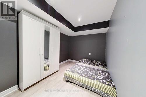 5940 Ridgecrest Trail, Mississauga, ON - Indoor Photo Showing Bedroom