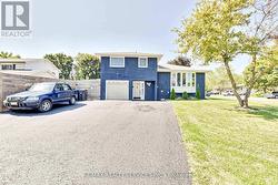 23 WINDERMERE COURT  Brampton, ON L6X 2L5