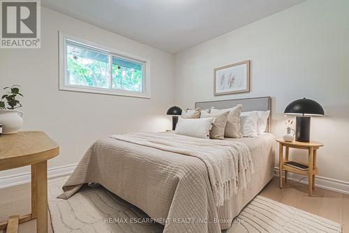 131 Welbourn Drive, Hamilton, ON - Indoor Photo Showing Bedroom