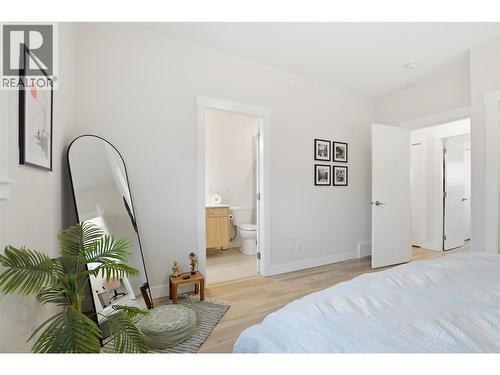 241 Nelson Avenue Unit# 101, Penticton, BC - Indoor Photo Showing Bedroom