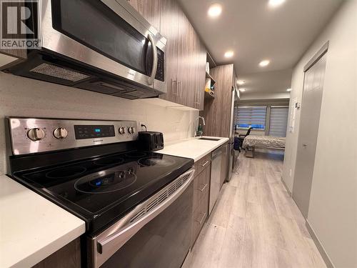 345 Dougall Road N Unit# Ph14, Kelowna, BC - Indoor Photo Showing Kitchen