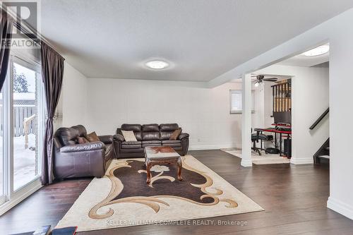 1267 Limeridge Road E, Hamilton, ON - Indoor Photo Showing Living Room