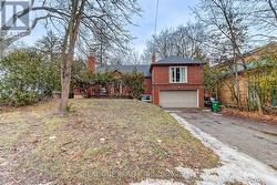 212 CUMMER AVENUE  Toronto, ON M2M 2E7