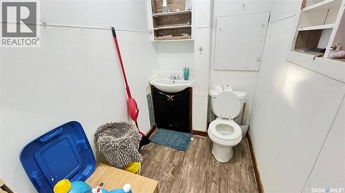 46 Pacific Avenue, Maple Creek, SK - Indoor