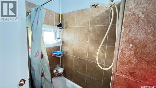 46 Pacific Avenue, Maple Creek, SK - Indoor Photo Showing Bathroom