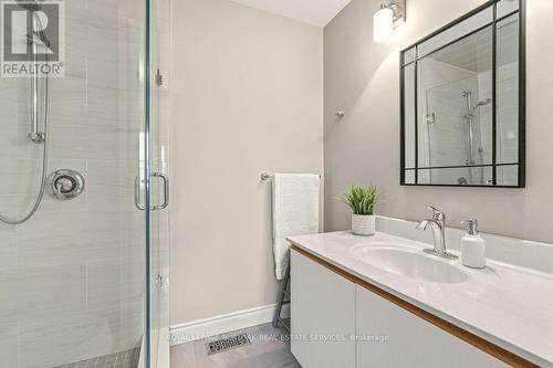 24 - 2407 Woodward Avenue, Burlington, ON - Indoor Photo Showing Bathroom