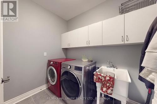 192 Tonner Crescent, Aurora, ON - Indoor Photo Showing Laundry Room