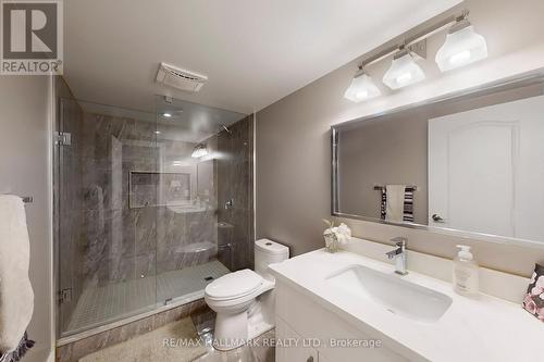 192 Tonner Crescent, Aurora, ON - Indoor Photo Showing Bathroom