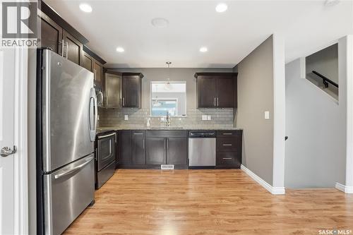 405 212 Willis Crescent, Saskatoon, SK - Indoor Photo Showing Kitchen With Stainless Steel Kitchen With Upgraded Kitchen