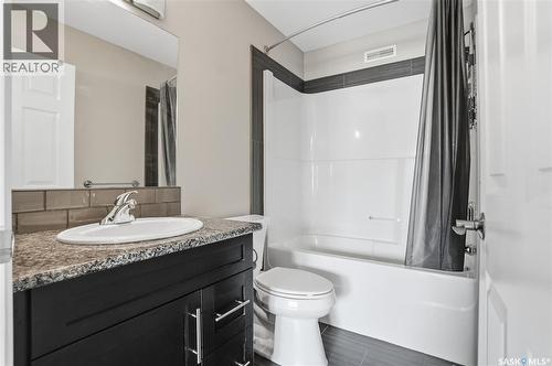 405 212 Willis Crescent, Saskatoon, SK - Indoor Photo Showing Bathroom
