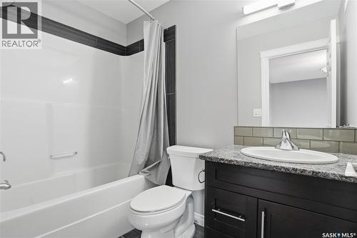 405 212 Willis Crescent, Saskatoon, SK - Indoor Photo Showing Bathroom