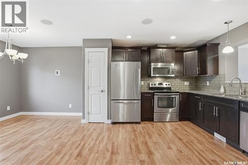 405 212 Willis Crescent, Saskatoon, SK - Indoor Photo Showing Kitchen With Stainless Steel Kitchen With Upgraded Kitchen