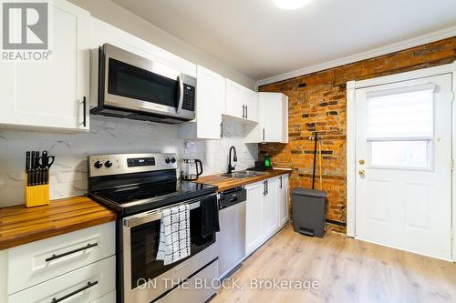 19 Century Street, Hamilton, ON - Indoor Photo Showing Kitchen