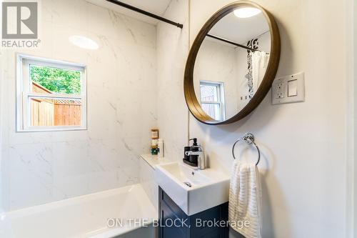 19 Century Street, Hamilton, ON - Indoor Photo Showing Bathroom