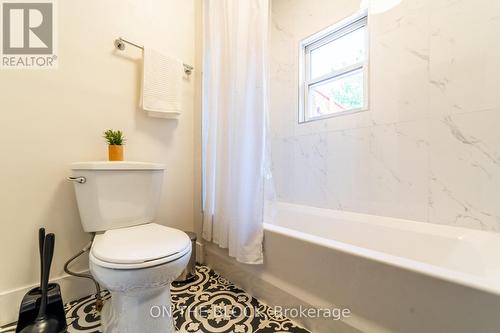 19 Century Street, Hamilton, ON - Indoor Photo Showing Bathroom