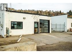 984 Laurel Avenue  Kelowna, BC V1Y 7G5