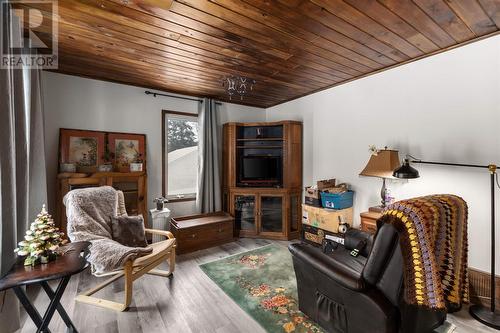 5 Forest St, Iron Bridge, ON - Indoor Photo Showing Living Room