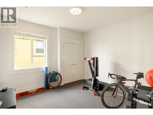 667 Devonian Avenue, Kelowna, BC - Indoor Photo Showing Gym Room