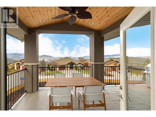 667 Devonian Avenue, Kelowna, BC - Outdoor With Deck Patio Veranda With Exterior