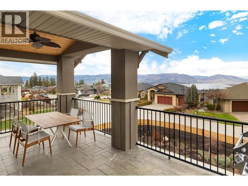 667 Devonian Avenue, Kelowna, BC - Outdoor With Deck Patio Veranda With Exterior