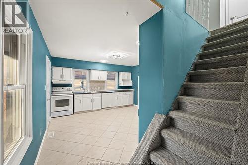 1987 Buckingham, Windsor, ON - Indoor