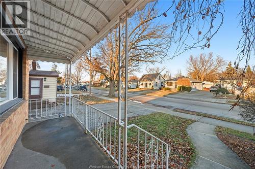 1987 Buckingham, Windsor, ON - Outdoor