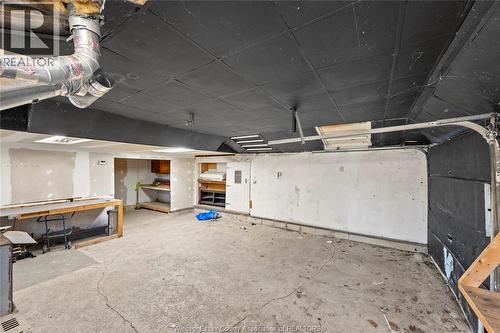 1987 Buckingham, Windsor, ON - Indoor Photo Showing Garage