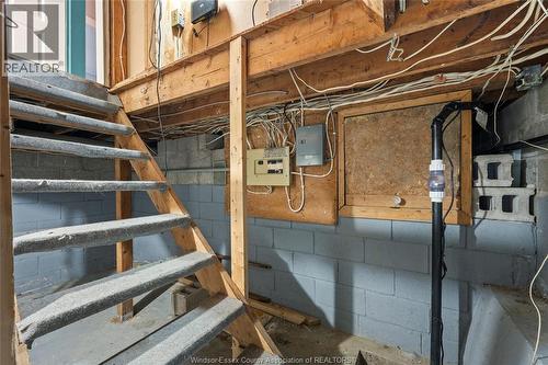 1987 Buckingham, Windsor, ON - Indoor