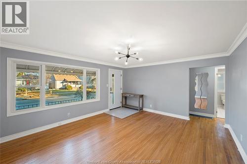 1987 Buckingham, Windsor, ON - Indoor