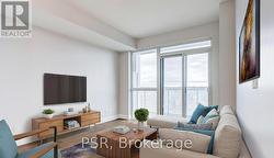 602 - 65 SPEERS ROAD  Oakville, ON L6K 0J1