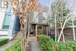 840 RICHMOND STREET W  Toronto, ON M6J 1C9