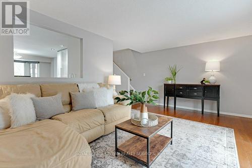 34 Rosebank Crescent, Kitchener, ON - Indoor Photo Showing Living Room