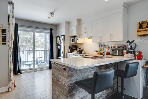 Cuisine - 41 Rue Robitaille, Sainte-Adèle, QC - Indoor Photo Showing Kitchen With Double Sink