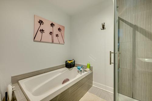 Salle de bains - 41 Rue Robitaille, Sainte-Adèle, QC - Indoor Photo Showing Bathroom