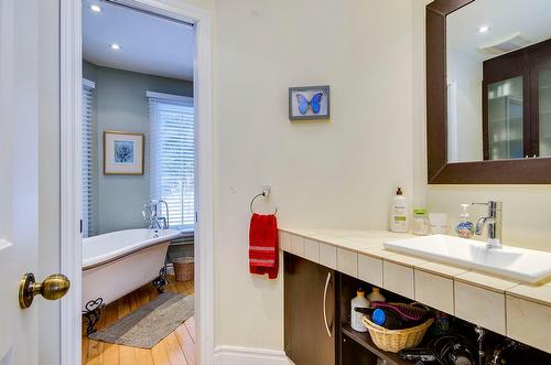 Salle de bains attenante à la CCP - 191 Ch. Des Pinsons, Sutton, QC 