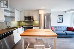 1702 - 525 ADELAIDE STREET W  Toronto, ON M5V 0N7