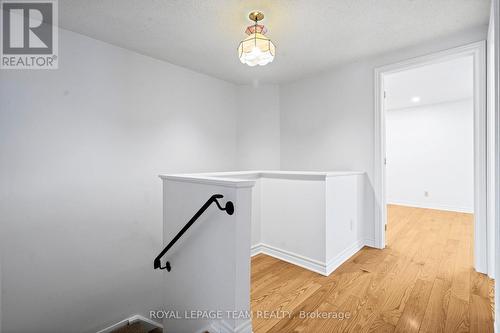 2534 Southvale Crescent, Ottawa, ON - Indoor Photo Showing Other Room