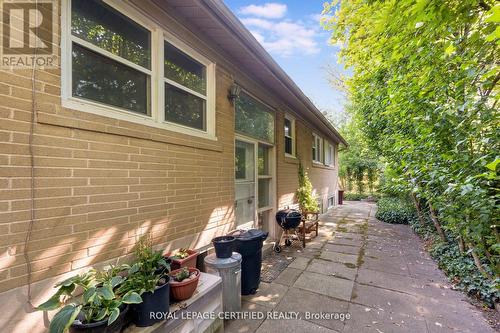 122 Selgrove Crescent, Oakville, ON - Outdoor