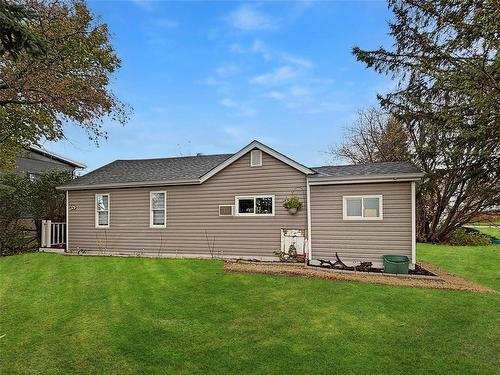 329 Main Street, Wawanesa, MB - Outdoor