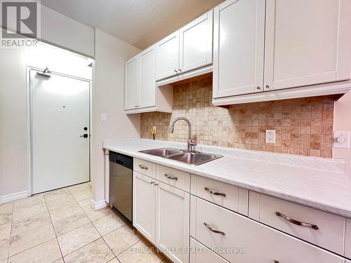 283 Fairway Road N, Kitchener, ON - Indoor Photo Showing Kitchen With Double Sink