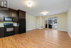 Spacious kitchen & living space - 