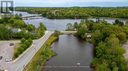 Walkable access to Caverley's Pond & Seguin River - 