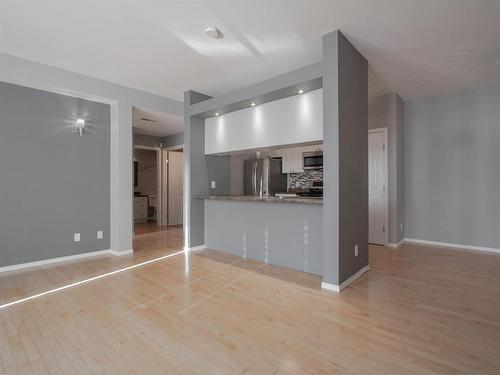 103 700 Regent Avenue, Winnipeg, MB - Indoor