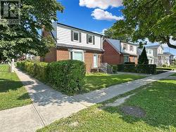 657 PHARMACY AVENUE  Toronto, ON M1L 3H6