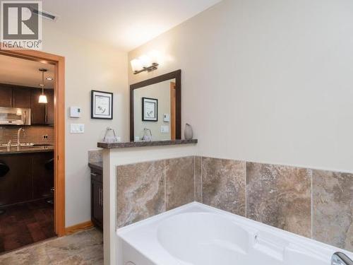 103-32 Waterfront Place, Whitehorse, YT - Indoor Photo Showing Bathroom