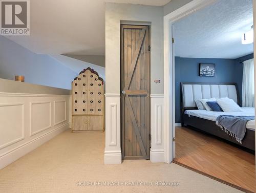 39 Endeavour Drive, Cambridge, ON - Indoor Photo Showing Bedroom