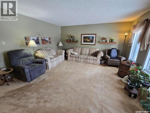 903 Assiniboia Avenue, Grenfell, SK - Indoor Photo Showing Living Room